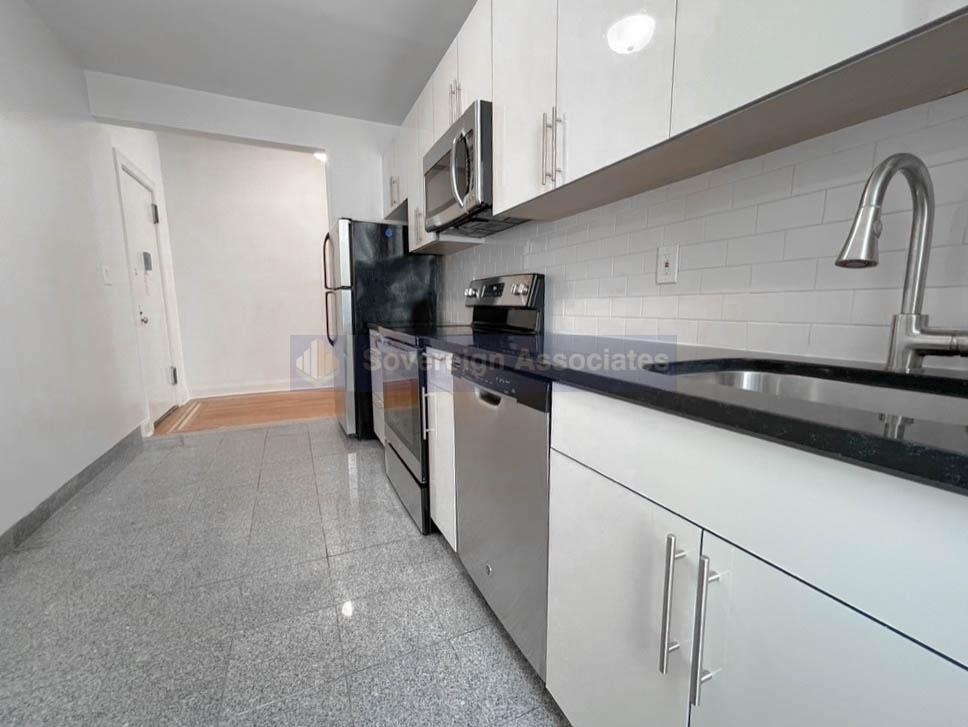 664 West 163rd Street - Photo 5