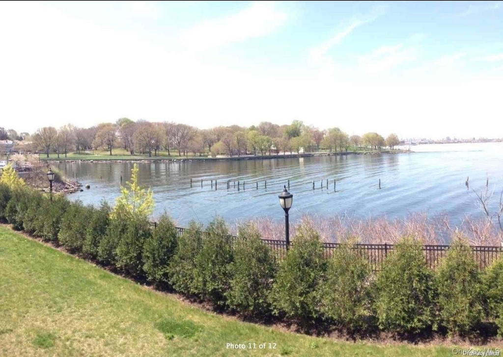 306 Soundview Lane - Photo 9