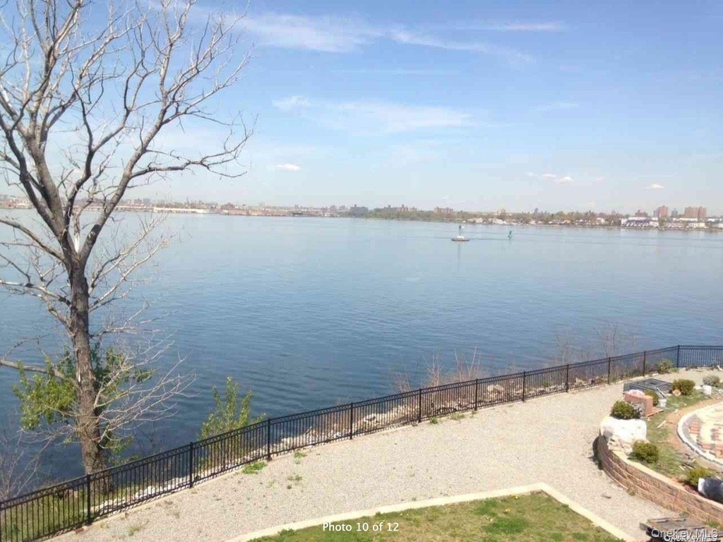 306 Soundview Lane - Photo 8