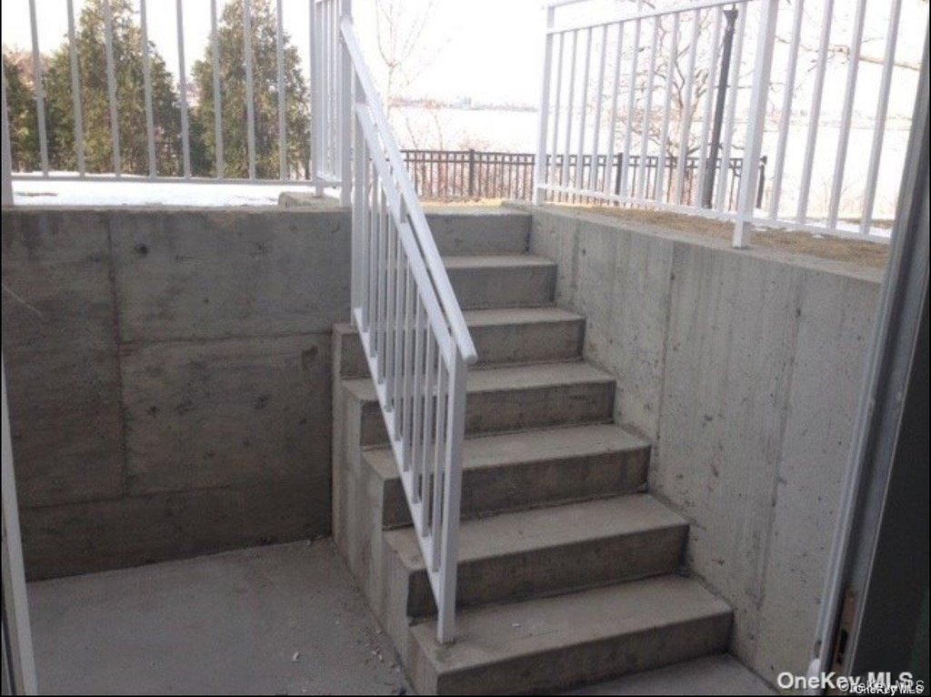 306 Soundview Lane - Photo 6