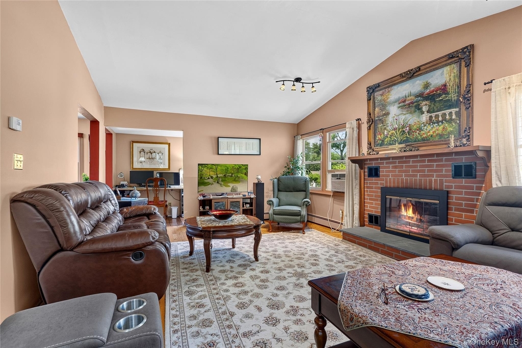 9 Cross Lane - Photo 4
