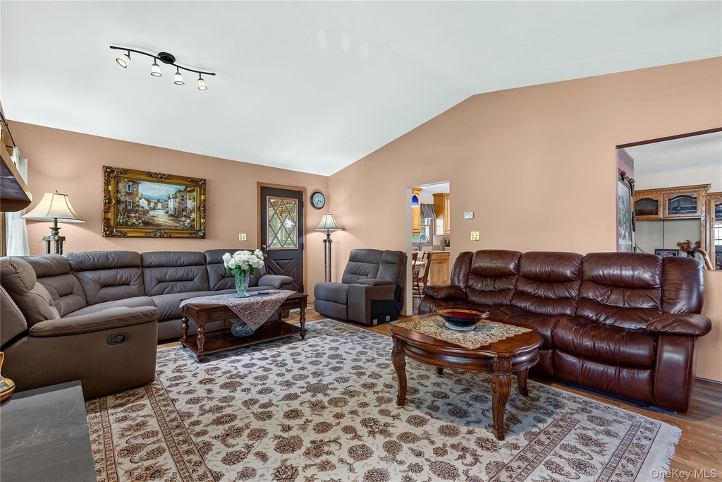 9 Cross Lane - Photo 3