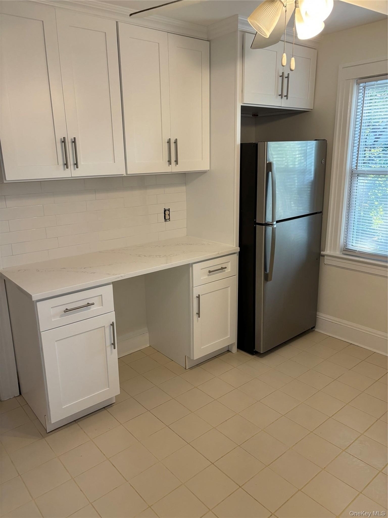 181 Violet Avenue - Photo 3