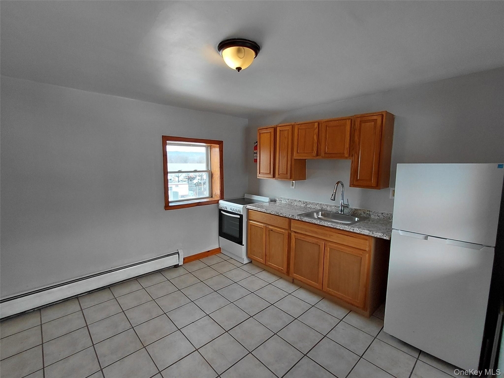 2095 Ulster Avenue - Photo 0