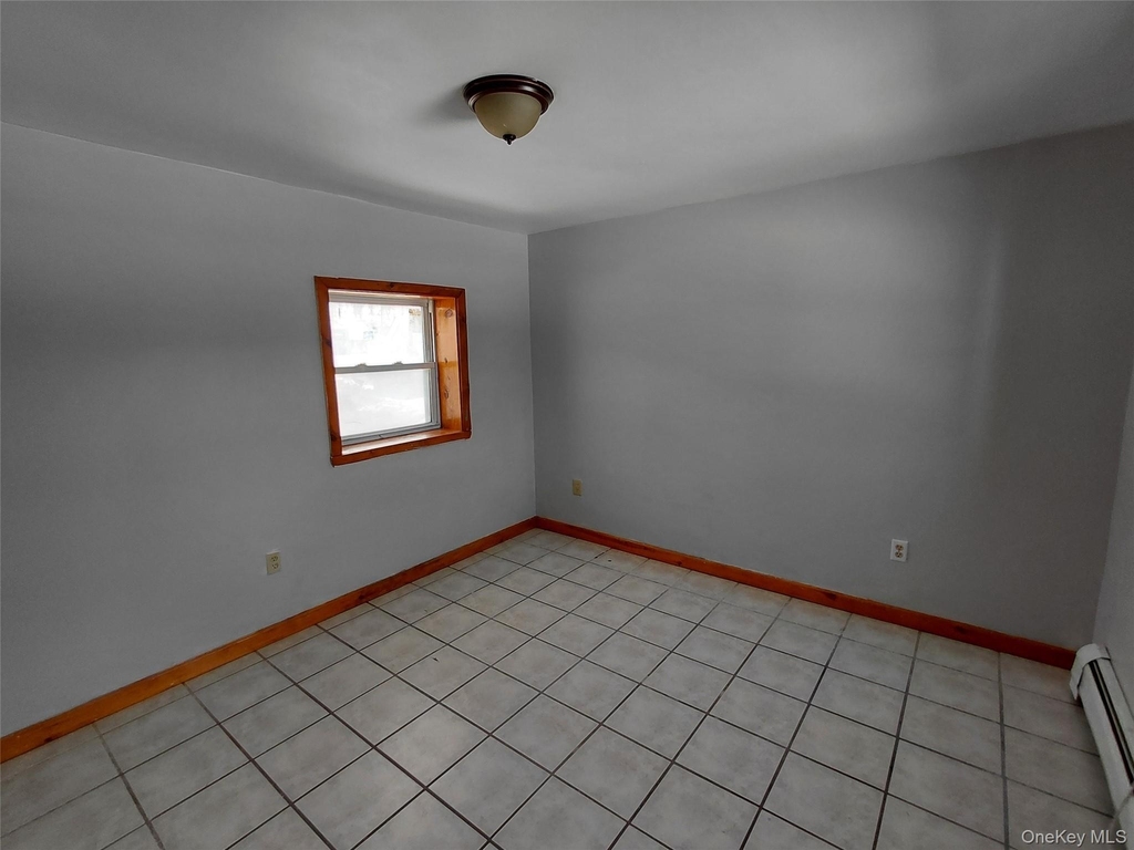 2095 Ulster Avenue - Photo 3