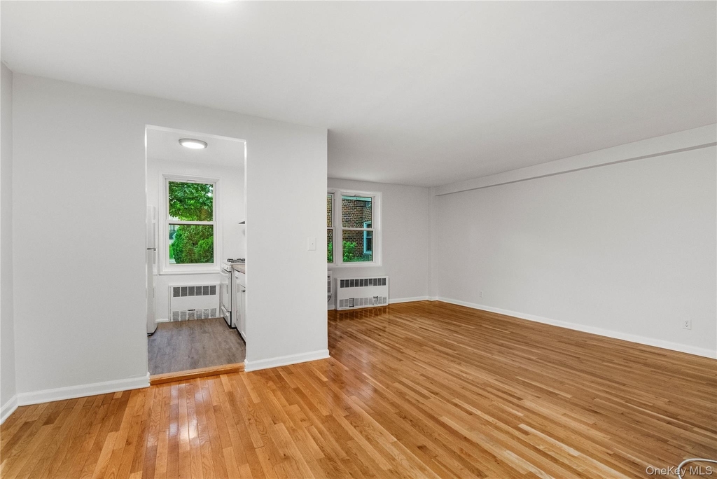 700 Scarsdale Avenue - Photo 5