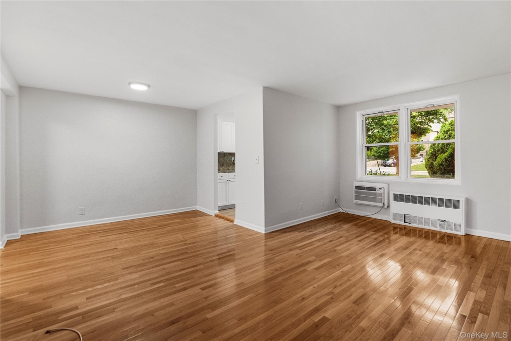 700 Scarsdale Avenue - Photo 2