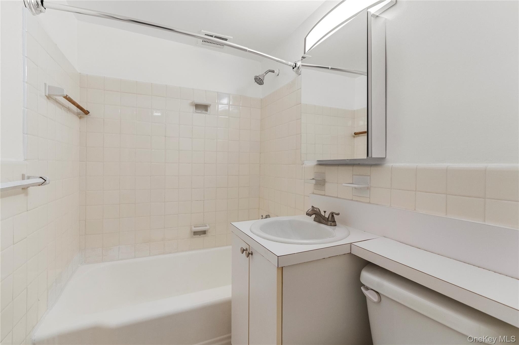 700 Scarsdale Avenue - Photo 8