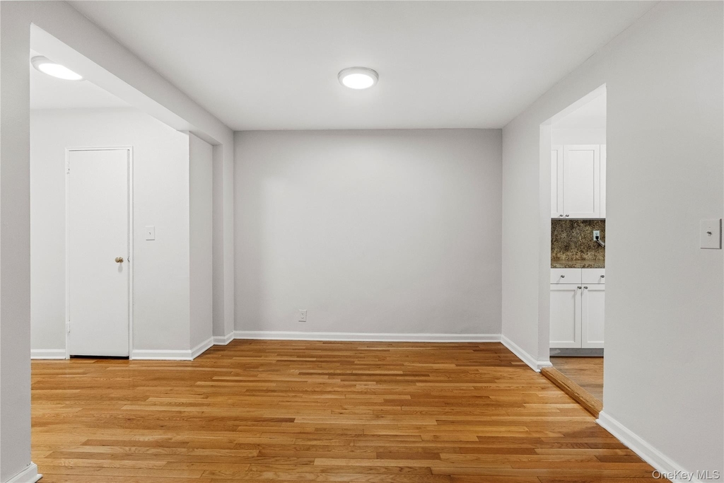 700 Scarsdale Avenue - Photo 6