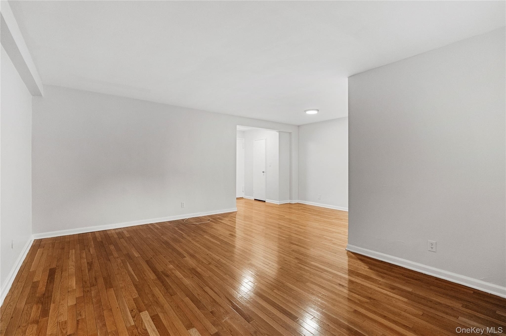 700 Scarsdale Avenue - Photo 3