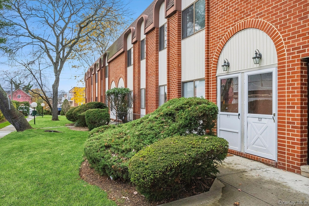 657 Chestnut Street - Photo 1