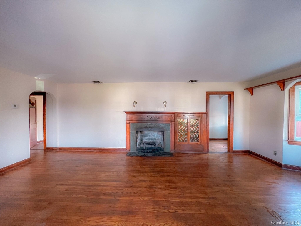 109 L Street - Photo 2