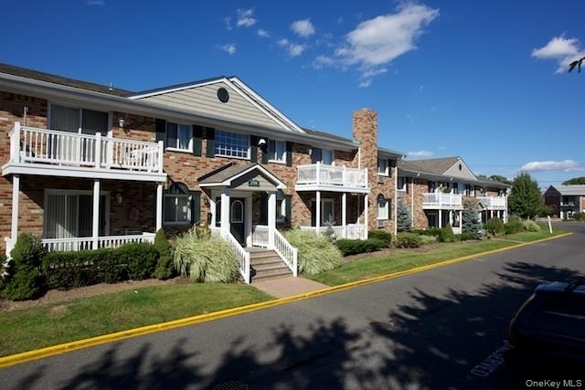 216 Lakeland Avenue - Photo 0