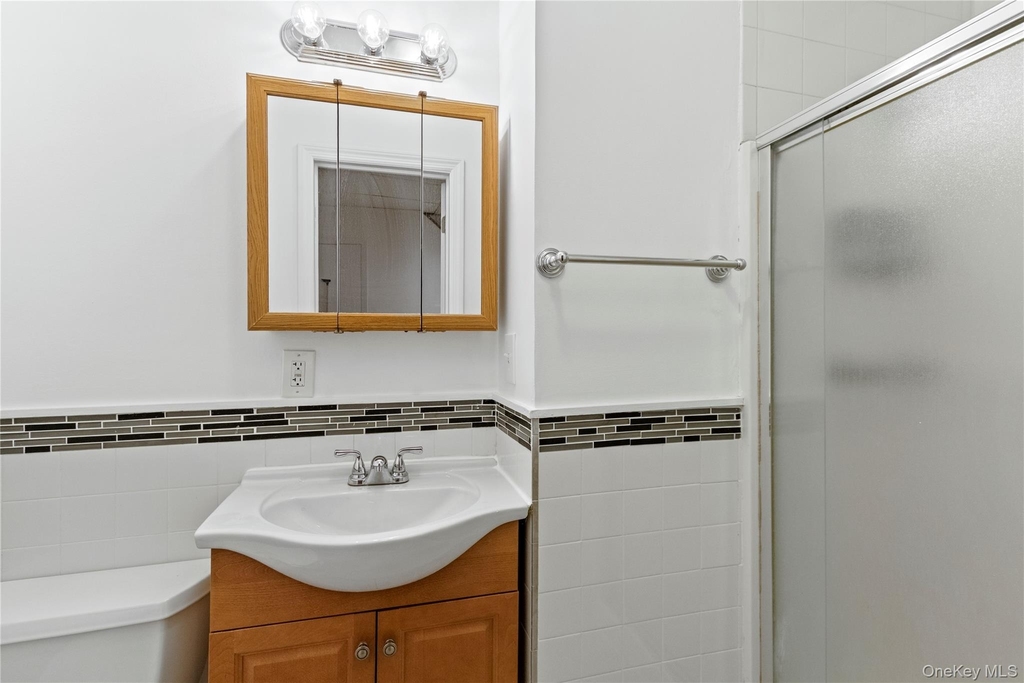 14 Bayville Avenue - Photo 4