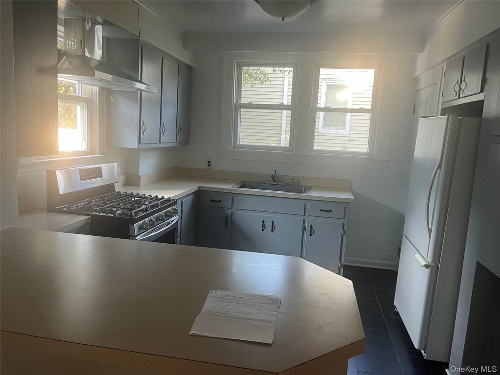69 Hunt Avenue - Photo 2