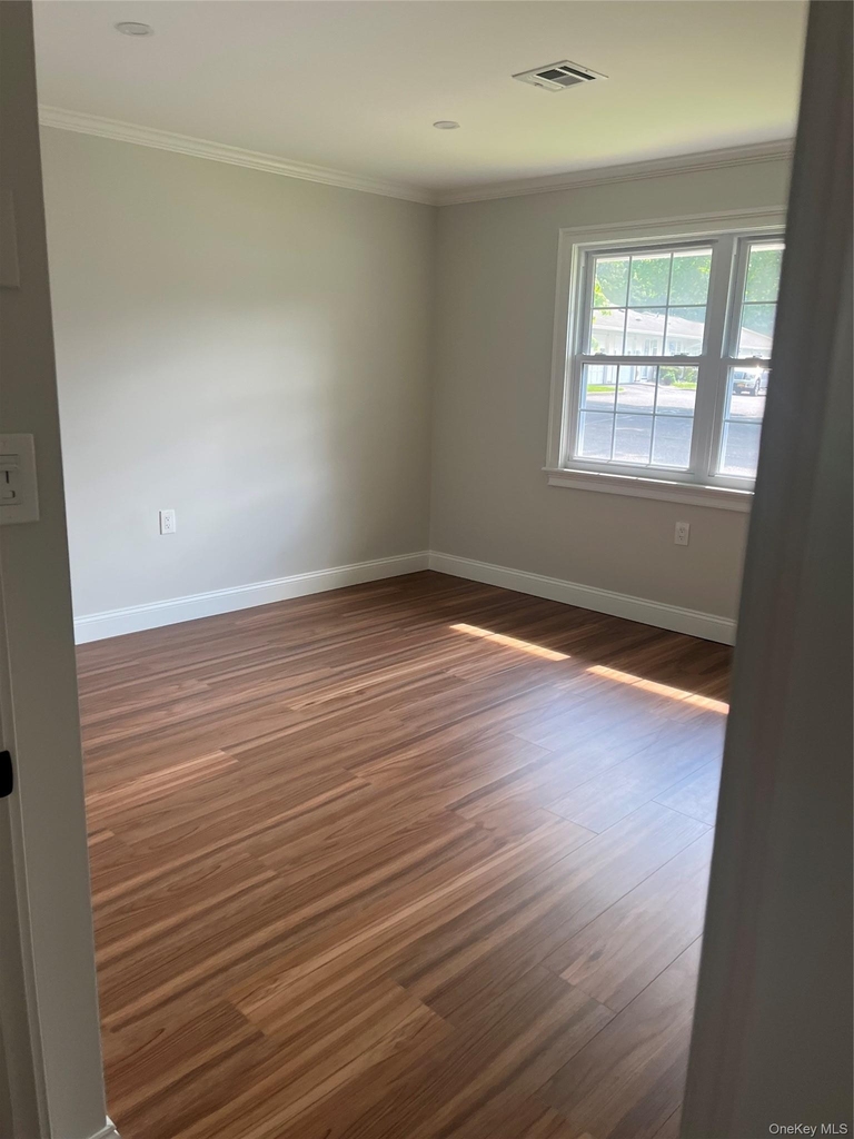 318 Woodbridge Drive - Photo 11