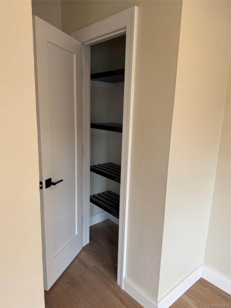 91 Tulip Avenue - Photo 2