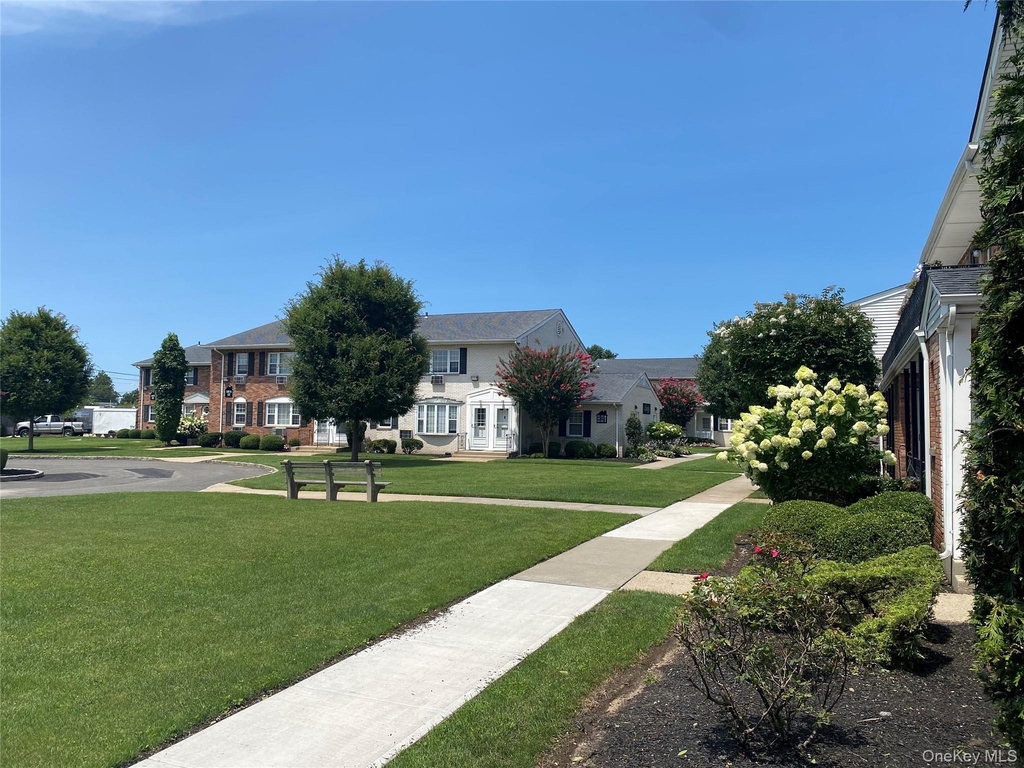 216 Kensington Lane - Photo 2