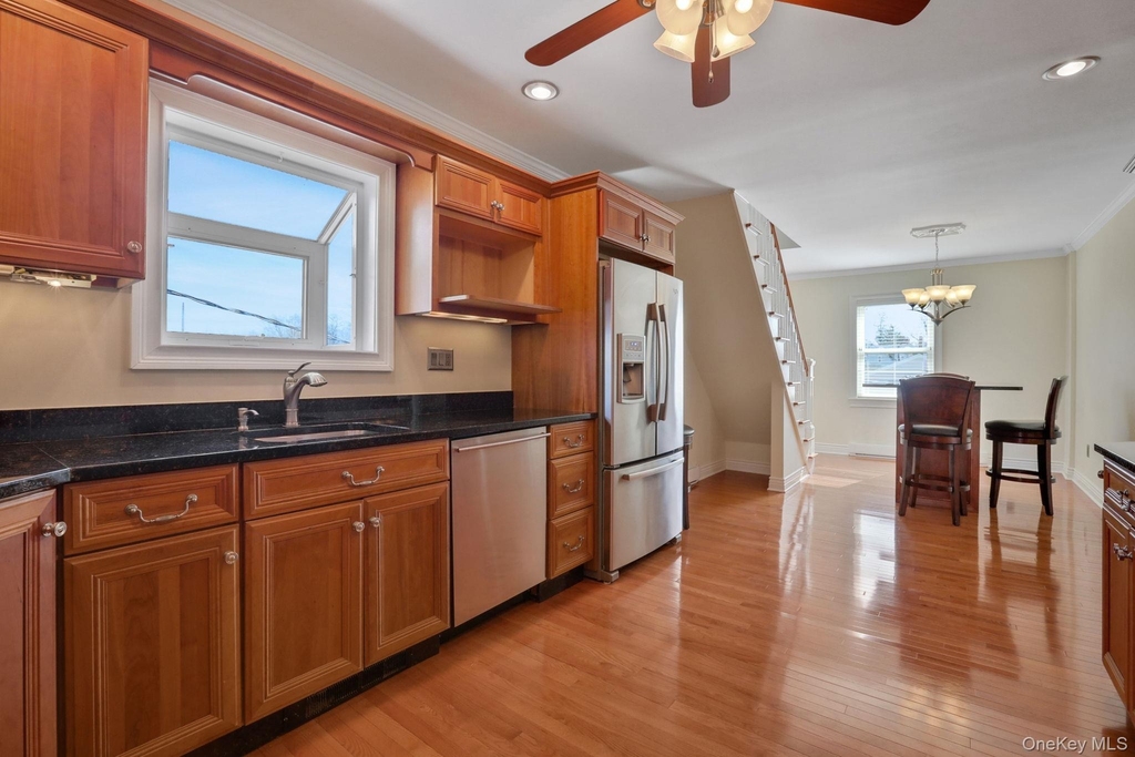 411 Albany Avenue - Photo 7