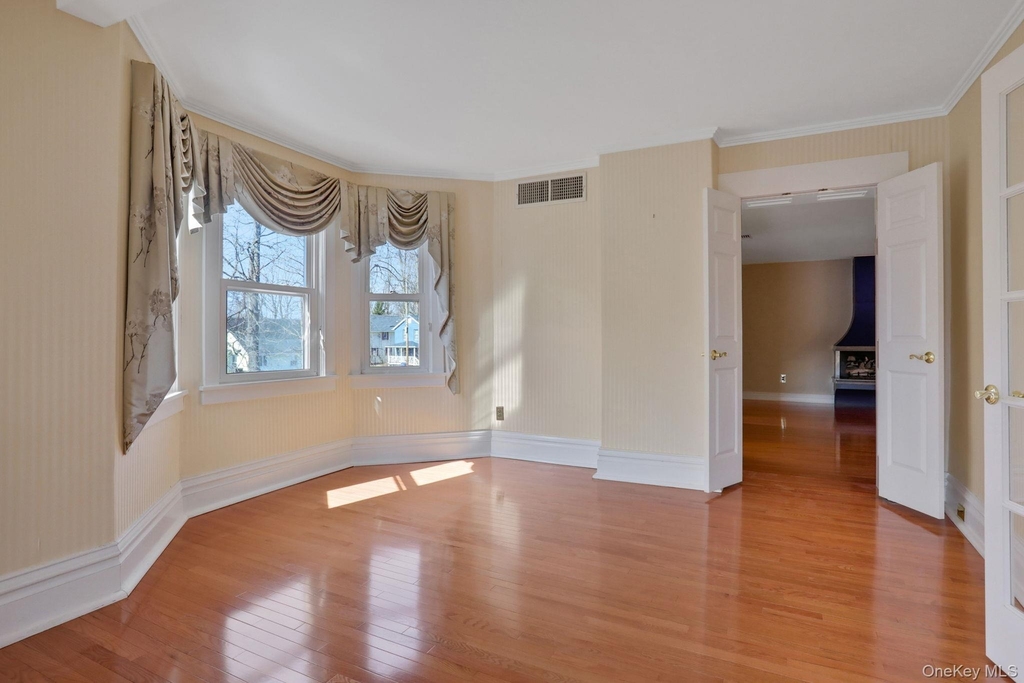 411 Albany Avenue - Photo 13