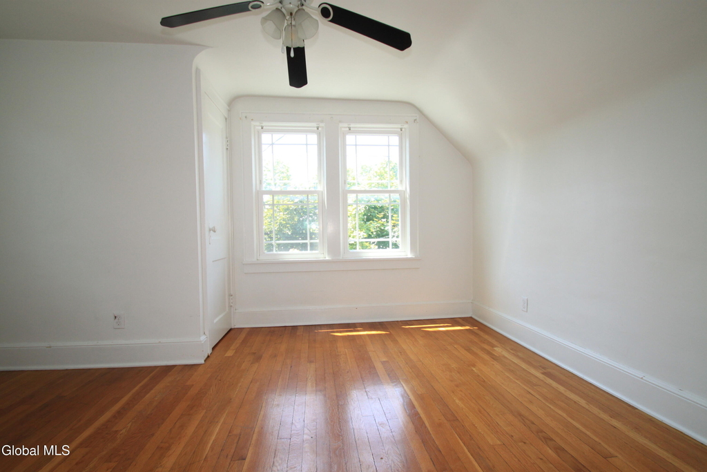 38 Glenwood Boulevard - Photo 12