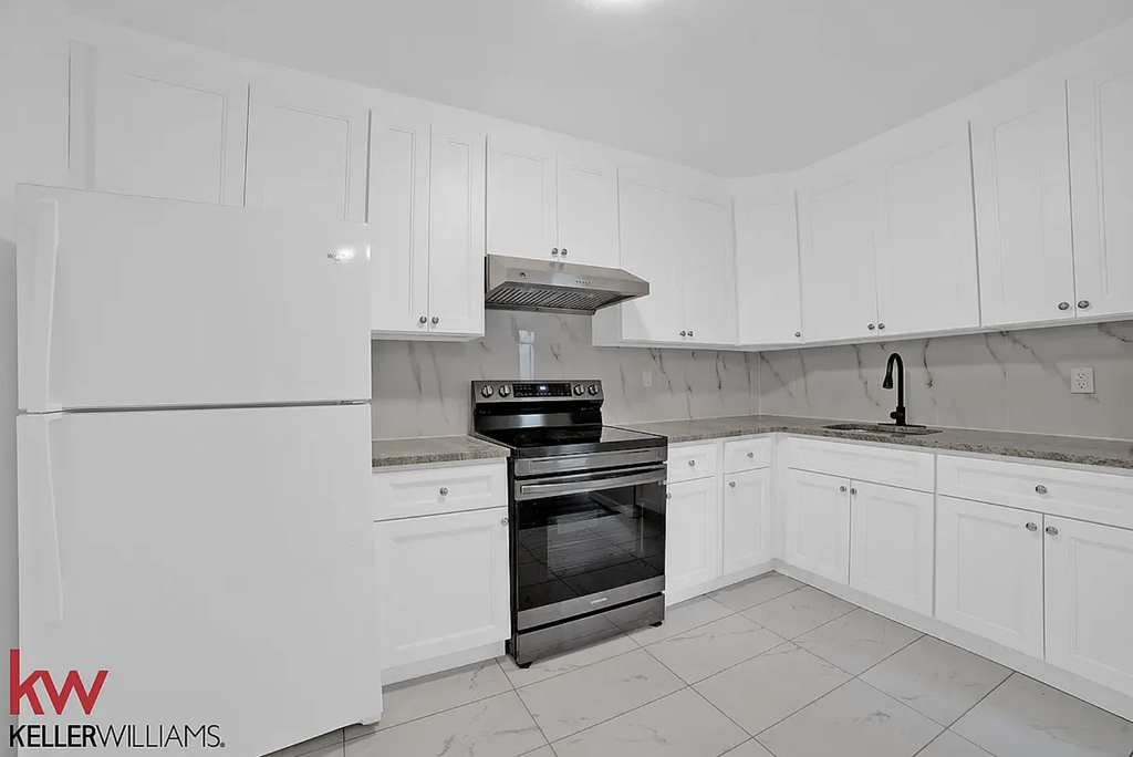 94-27 83rd Street - Photo 1