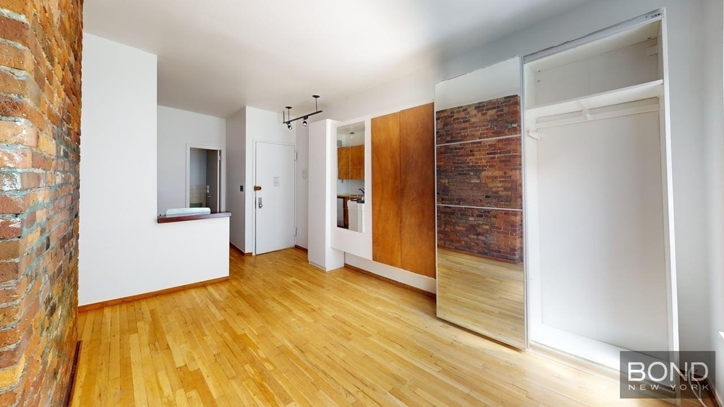 123 W 3rd Street - Photo 5