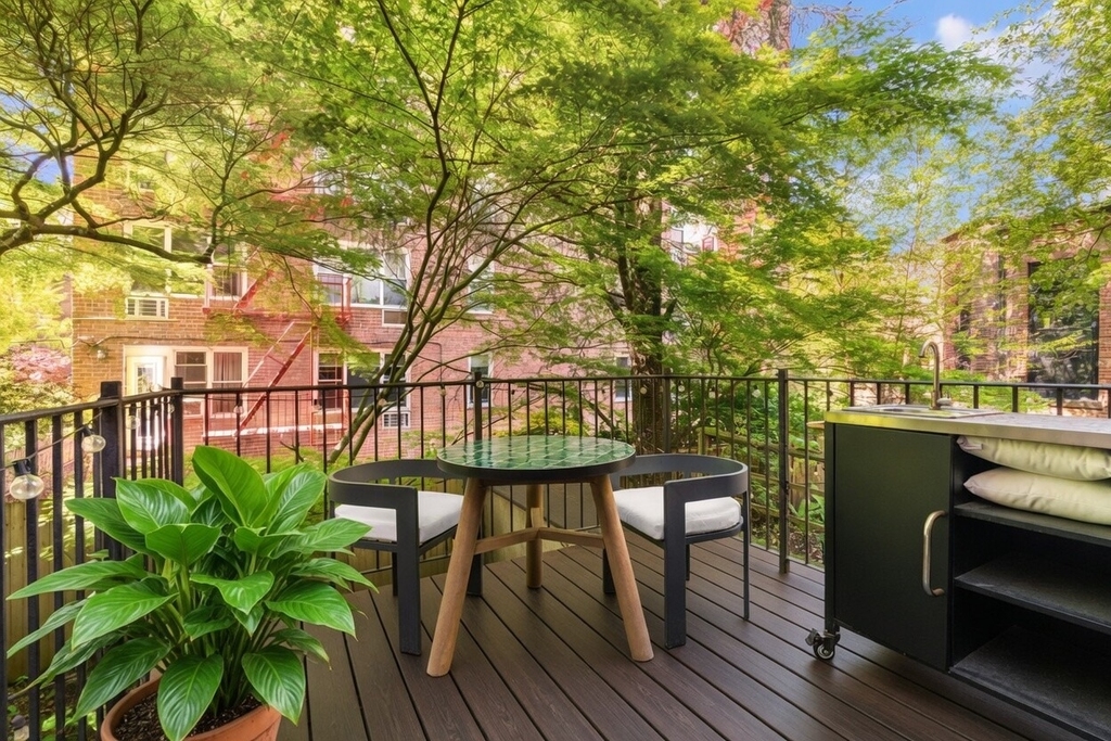 44 Remsen Street - Photo 10