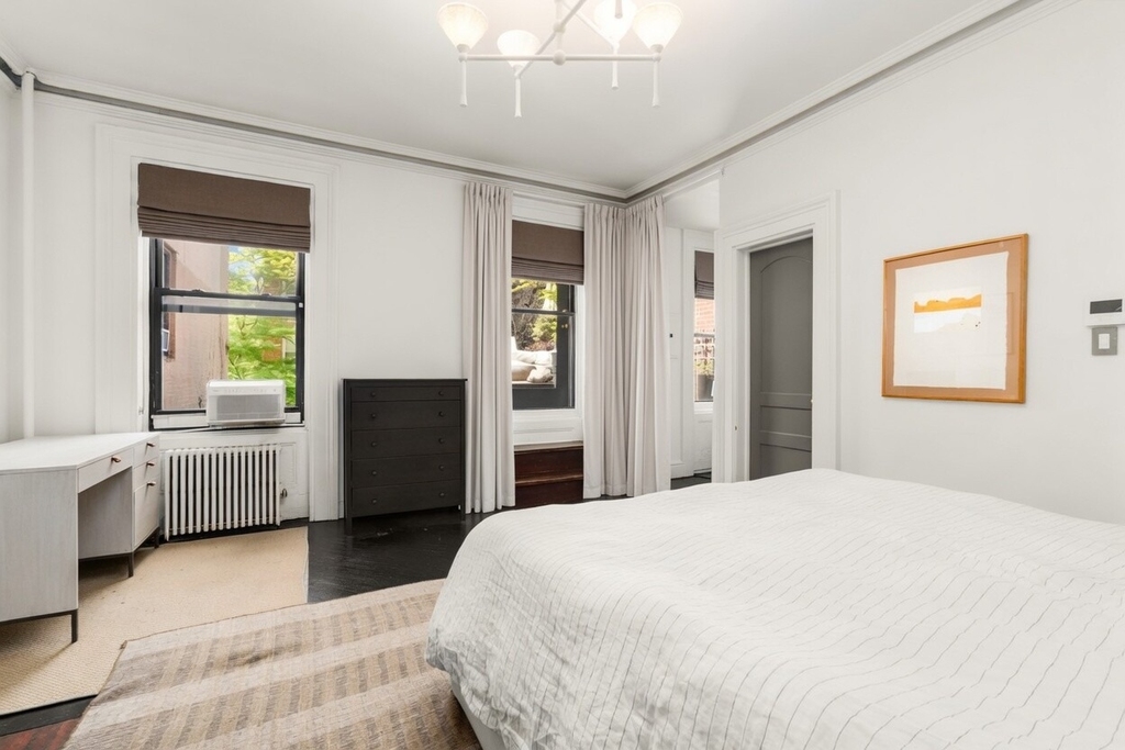 44 Remsen Street - Photo 8