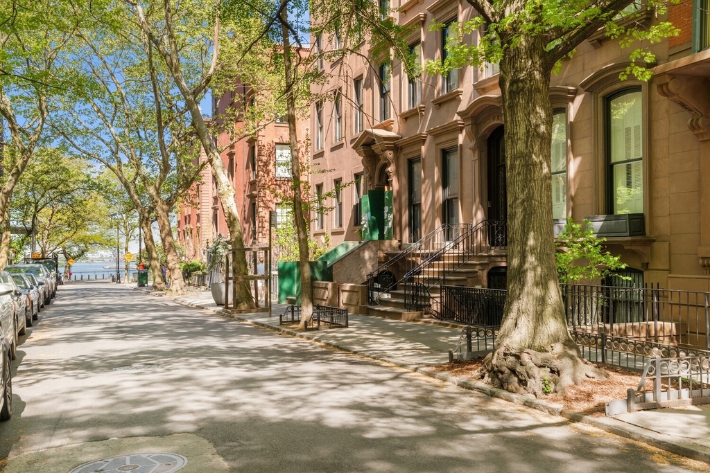 44 Remsen Street - Photo 13