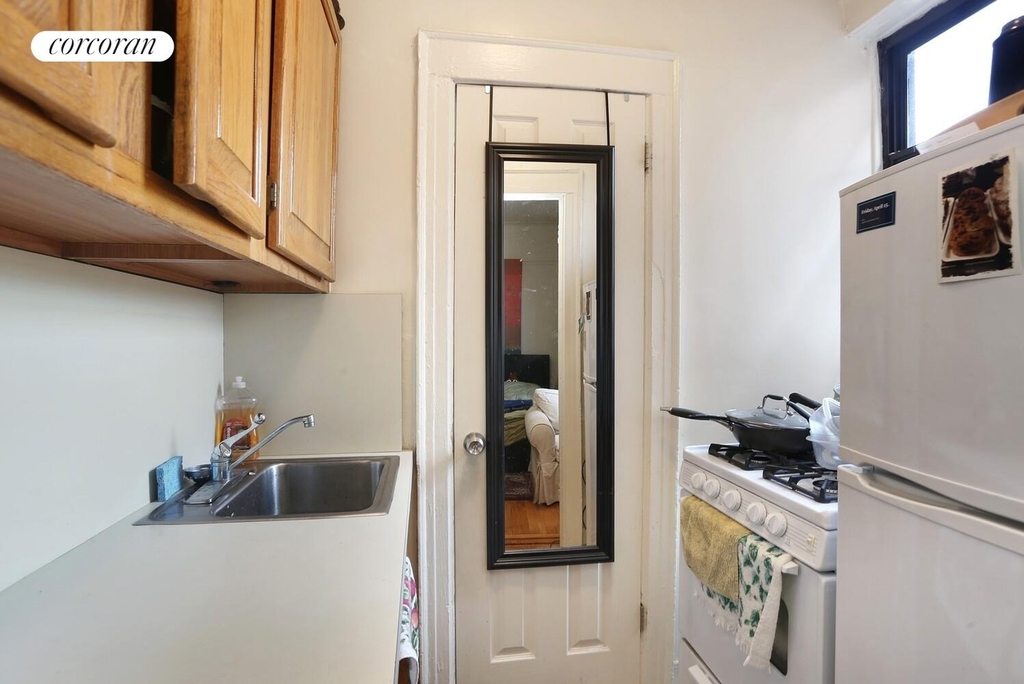 49 Willow Street - Photo 2