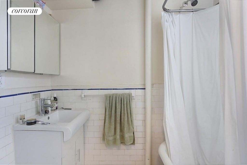 49 Willow Street - Photo 3