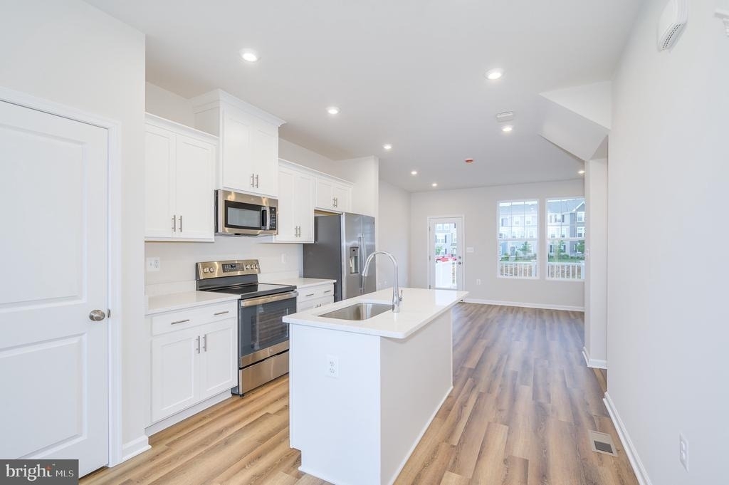 82 Coolidge Avenue - Photo 6