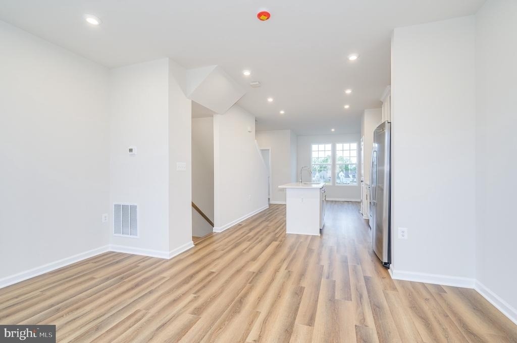 82 Coolidge Avenue - Photo 8
