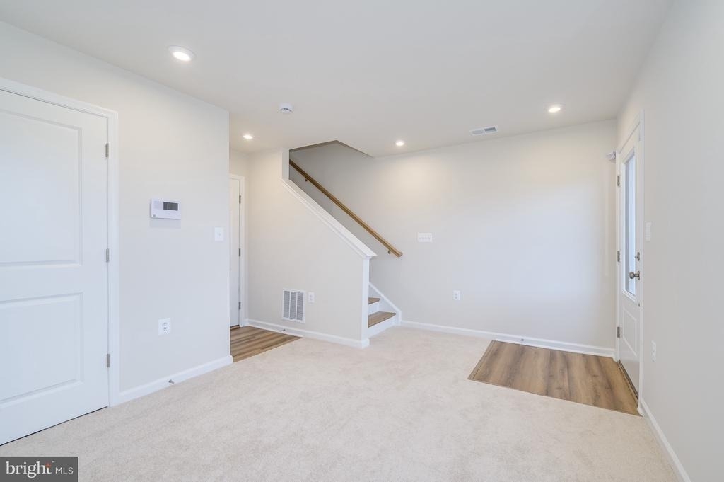 82 Coolidge Avenue - Photo 4