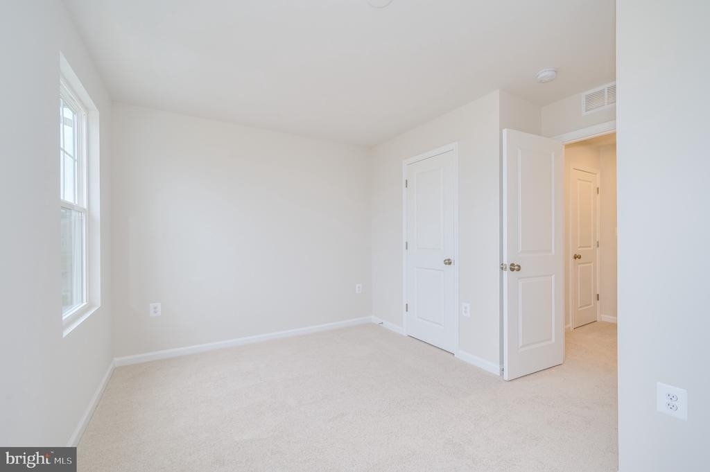 82 Coolidge Avenue - Photo 14