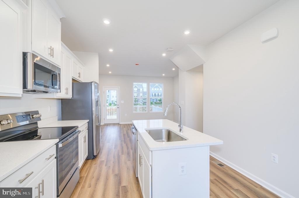 82 Coolidge Avenue - Photo 13