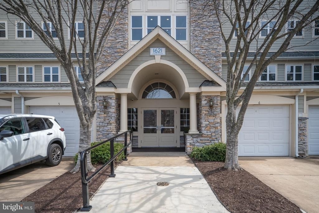 1621 Ladue - Photo 7