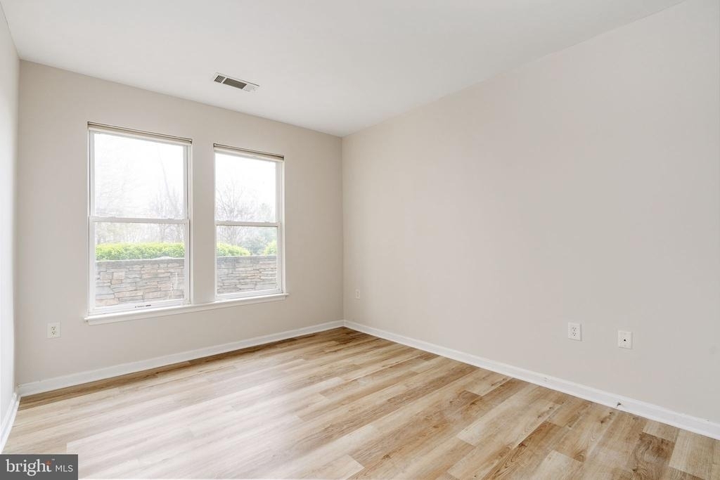 1621 Ladue - Photo 17
