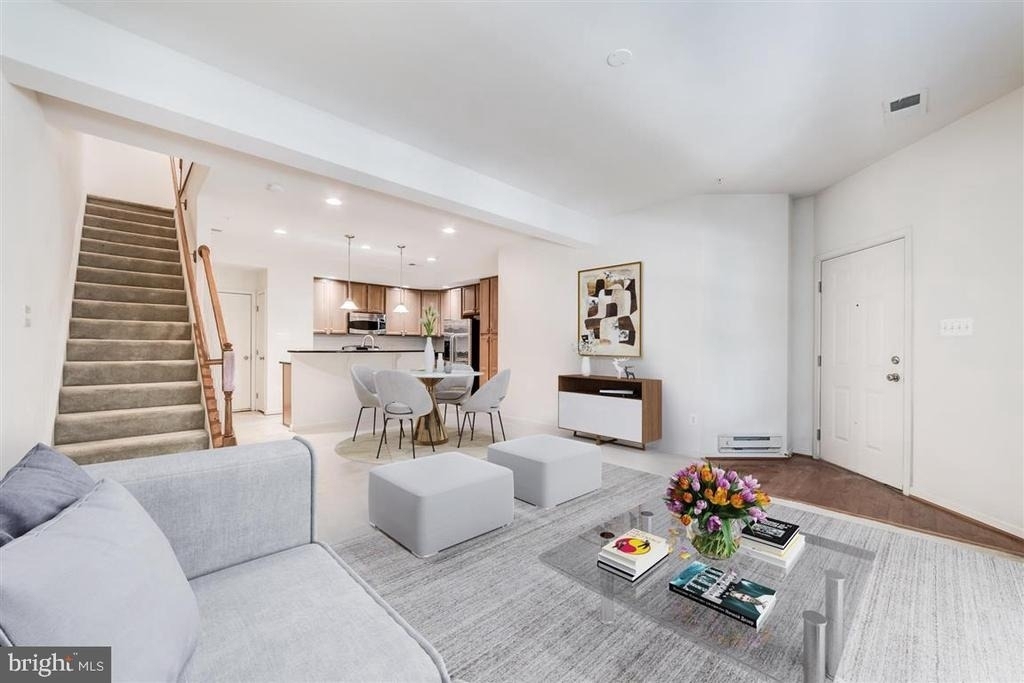 2513 Eastbourne Drive - Photo 9