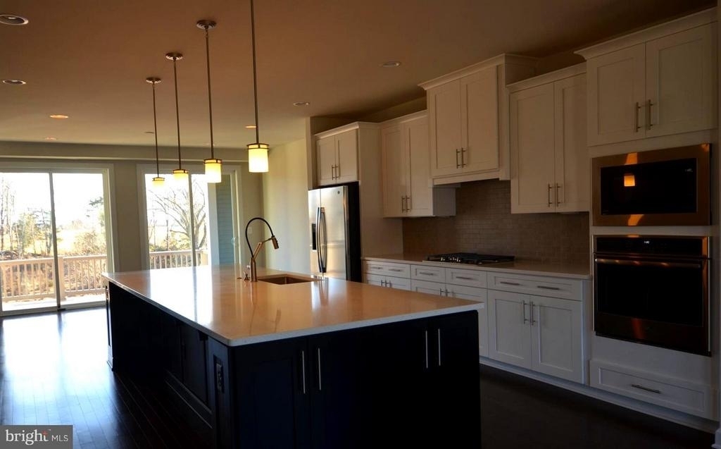 22358 Exe Square - Photo 1