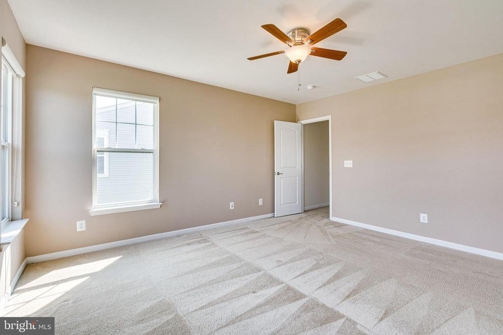 43472 Hopestone Terrace - Photo 21
