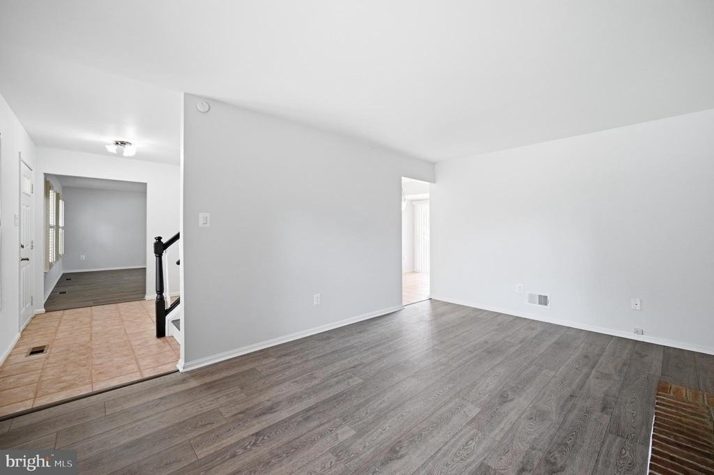 10609 Oxford Court - Photo 6