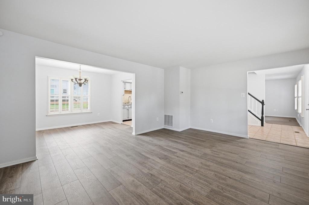 10609 Oxford Court - Photo 12
