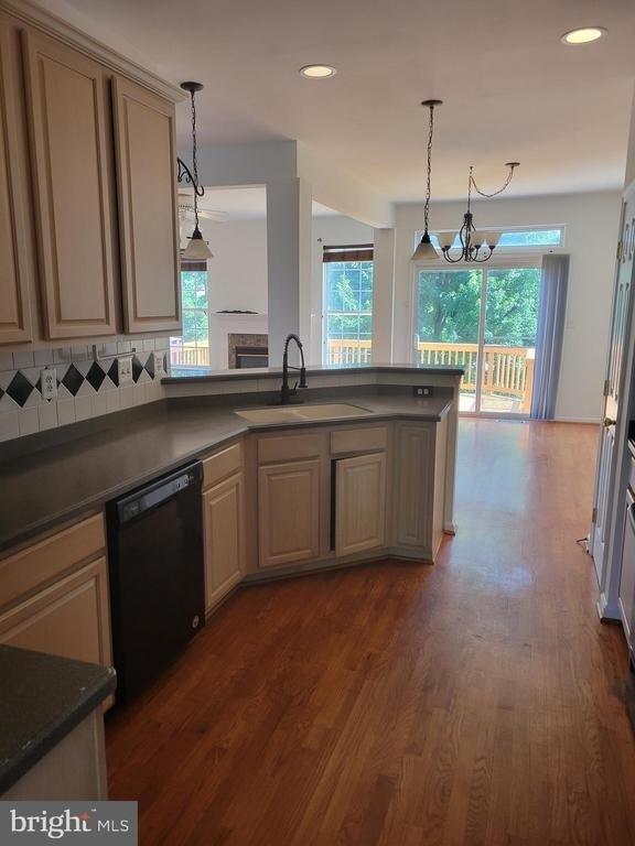 43799 Maison Blanc Square - Photo 3
