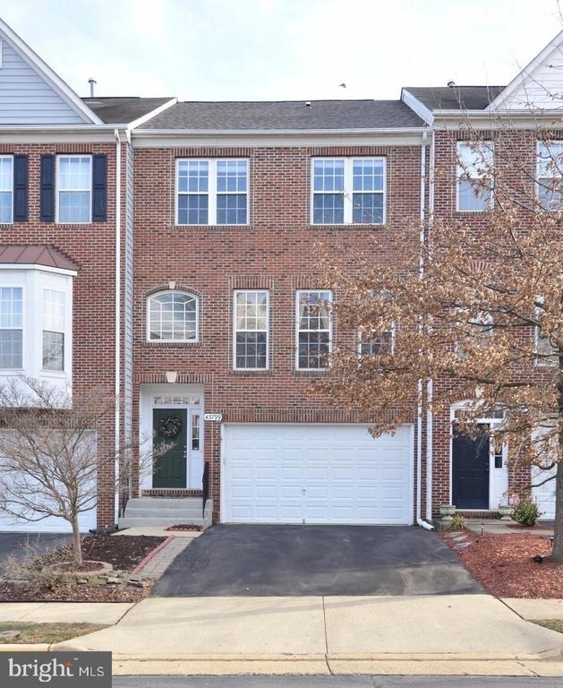 43799 Maison Blanc Square - Photo 0
