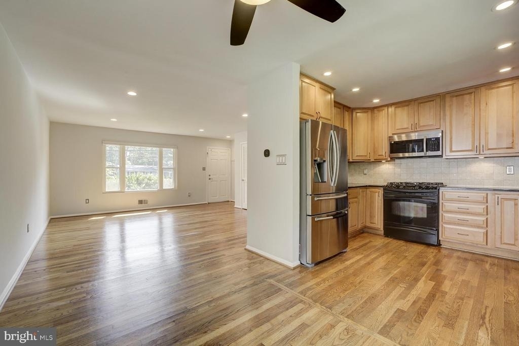 8112 Karl Road - Photo 9