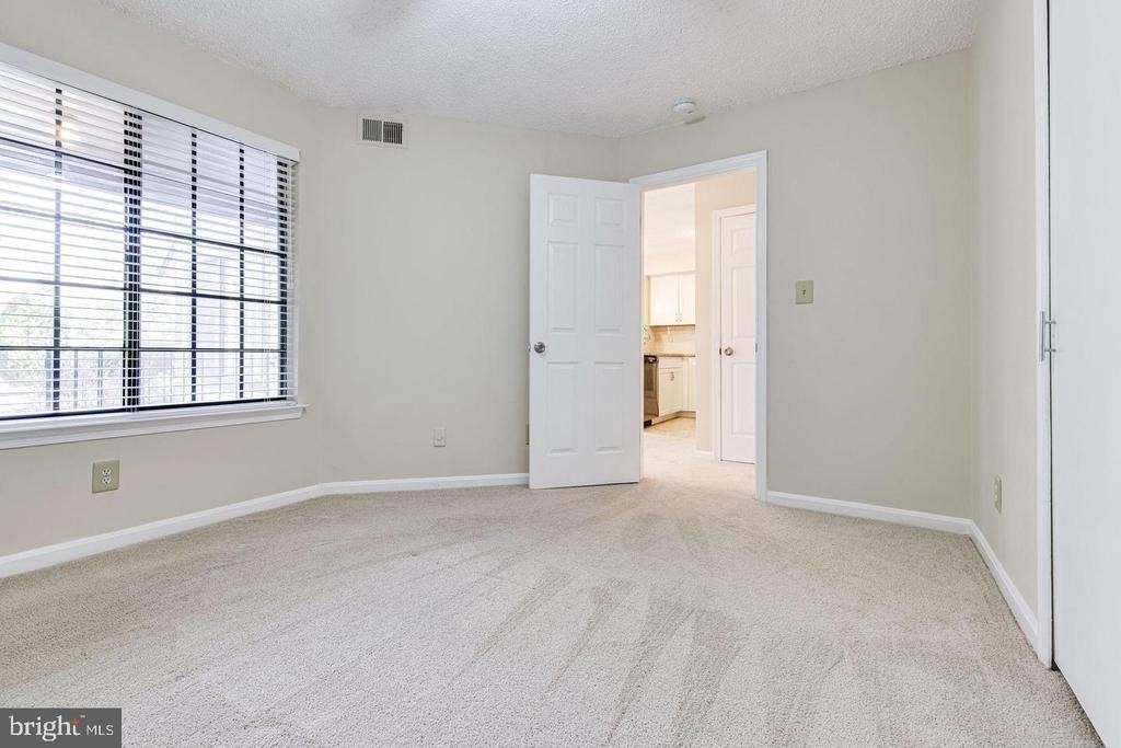 6039 Curtier Drive - Photo 9