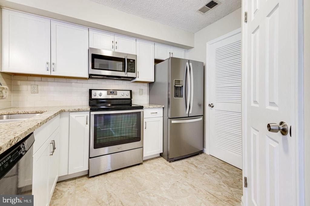 6039 Curtier Drive - Photo 6