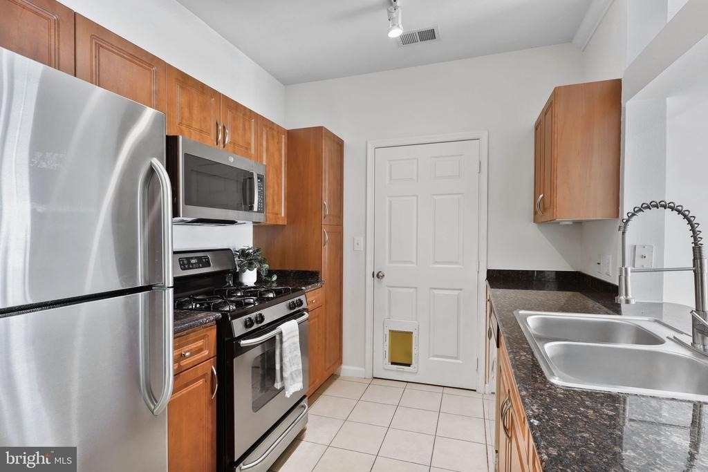 12925 Centre Park Circle - Photo 2
